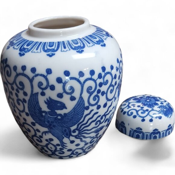 Vintage 1950s Japanese Cobalt Blue Flying Phoenix Ginger Jar with Lid – Ceramic - Picture 6 of 11